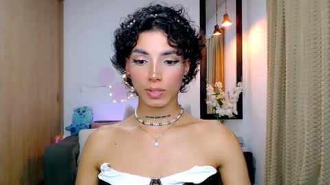Snapshot of nilam217 chatting on March 6, 3:24 am Nilam online show from March 6, 3:24 am