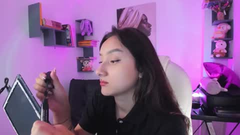 nina_collinns online show from September 12, 11:56 am