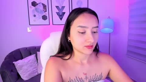 nina_collinns online show from September 13, 12:07 pm