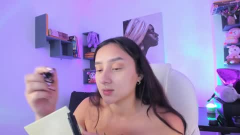 nina_collinns online show from September 11, 11:55 am