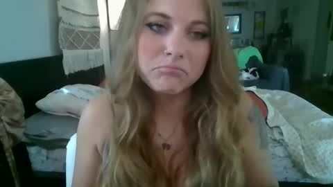 Snapshot of ninabeanzz chatting on September 11, 2:07 pm ninabeanzz online show from September 11, 2:07 pm