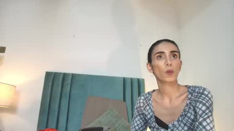 Snapshot of ninacavallli chatting on September 18, 6:45 pm Nina online show from September 18, 6:45 pm