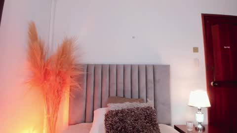 Snapshot of ninacavallli chatting on February 18, 6:37 pm Nina online show from February 18, 6:37 pm