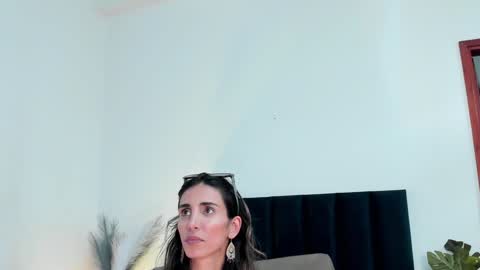 Snapshot of ninacavallli chatting on February 5, 6:15 pm Nina online show from February 5, 6:15 pm