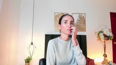 Snapshot of ninacavallli chatting on March 3, 6:24 pm Nina online show from March 3, 6:24 pm