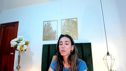 Snapshot of ninacavallli chatting on February 8, 6:01 pm Nina online show from February 8, 6:01 pm