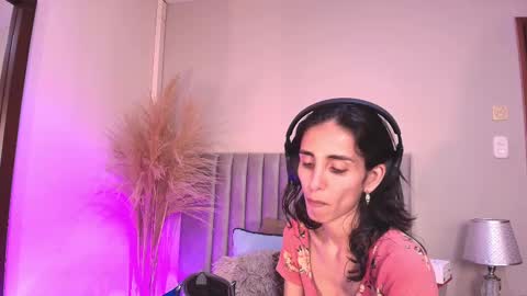 Snapshot of ninacavallli chatting on September 8, 6:18 pm Nina online show from September 8, 6:18 pm