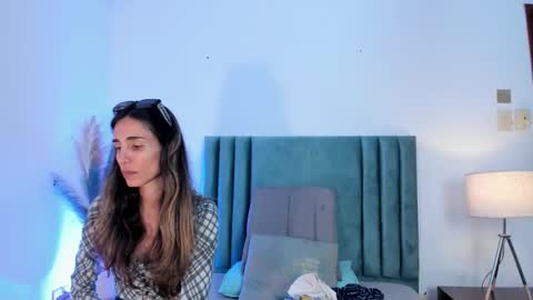 Snapshot of ninacavallli chatting on February 10, 6:03 pm Nina online show from February 10, 6:03 pm