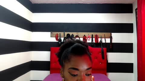 Snapshot of nirak_sf chatting on December 16, 4:38 pm Nirak online show from December 16, 4:38 pm