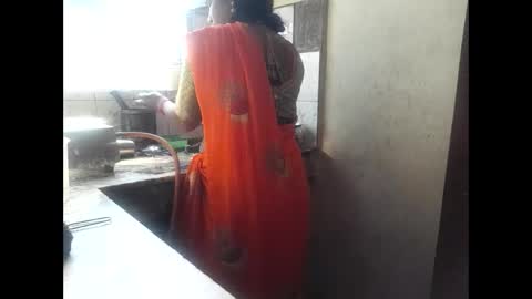 Snapshot of nisha800411 chatting on February 13, 5:37 am Nisha online show from February 13, 5:37 am