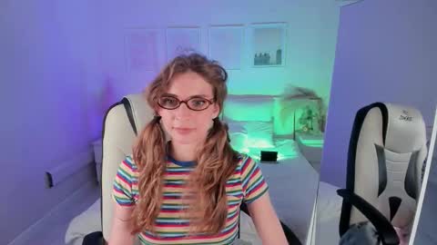 Nixie Pixie online show from September 9, 2:17 pm