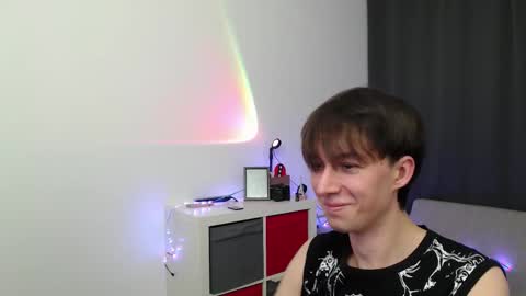 noah_lawson online show from September 17, 6:33 pm