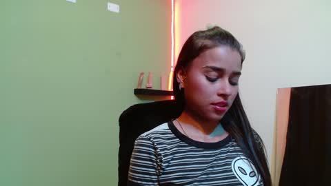Noha Thomson online show from December 14, 2:55 am