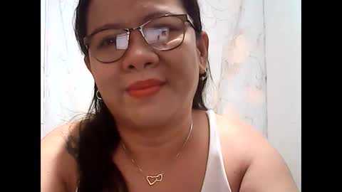 Snapshot of nymphoangel2022 chatting on December 5, 10:06 pm I am your angel online show from December 5, 10:06 pm
