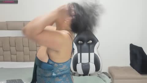 Snapshot of nyomi_browm chatting on February 26, 5:35 am nyomi browm online show from February 26, 5:35 am