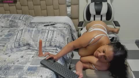 Snapshot of nyomi_browm chatting on January 25, 10:28 pm nyomi browm online show from January 25, 10:28 pm