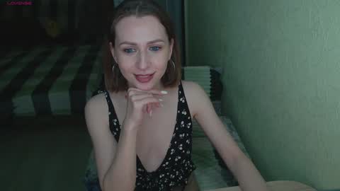 Snapshot of oaklyndobson chatting on February 4, 8:17 pm Oaklyn online show from February 4, 8:17 pm
