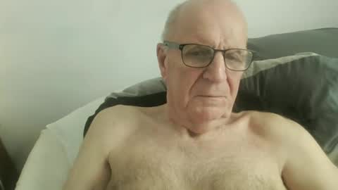 Snapshot of oggi95 chatting on September 17, 2:20 pm oggi95 online show from September 17, 2:20 pm