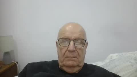 Snapshot of oggi95 chatting on December 1, 8:00 pm oggi95 online show from December 1, 8:00 pm