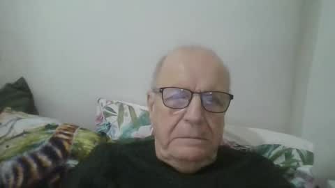 Snapshot of oggi95 chatting on January 2, 10:48 am oggi95 online show from January 2, 10:48 am