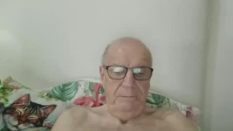 Snapshot of oggi95 chatting on September 18, 3:05 pm oggi95 online show from September 18, 3:05 pm