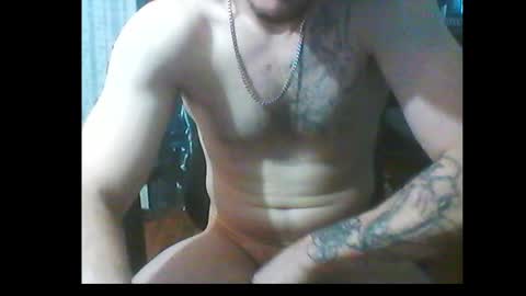Snapshot of oh_you_know69 chatting on December 26, 8:32 pm who dares toss me some tips lets have fun online show from December 26, 8:32 pm