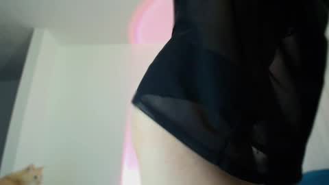 Skylar online show from March 4, 2:17 am