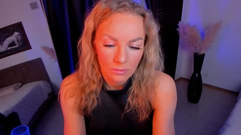 oliva_candy online show from January 28, 3:15 am