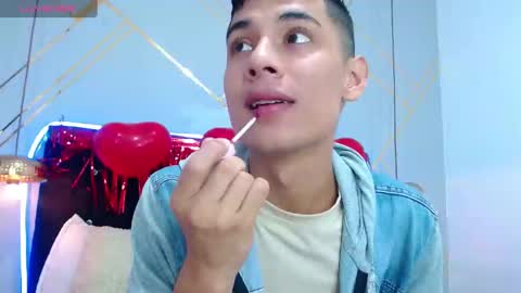 Snapshot of oliver_king_sex chatting on February 15, 5:50 pm Oliver Smith online show from February 15, 5:50 pm