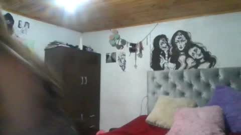 Snapshot of oliviabluee10 chatting on January 25, 1:43 am oliviabluee10 online show from January 25, 1:43 am
