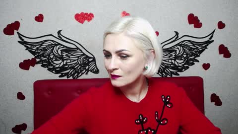 Snapshot of oliviahorst chatting on February 13, 12:21 pm OliviaHorst online show from February 13, 12:21 pm