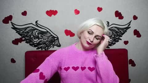 Snapshot of oliviahorst chatting on February 19, 12:33 pm OliviaHorst online show from February 19, 12:33 pm