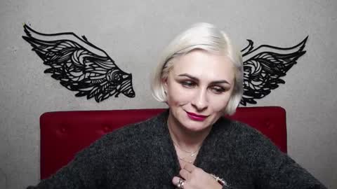 Snapshot of oliviahorst chatting on February 9, 3:56 pm OliviaHorst online show from February 9, 3:56 pm
