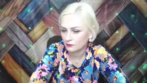 Snapshot of oliviahorst chatting on September 13, 5:32 am OliviaHorst online show from September 13, 5:32 am
