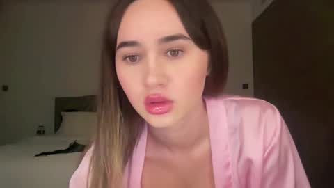 Olivia Lopez online show from September 20, 7:50 pm