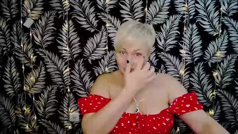 Snapshot of oliviaoskar_ chatting on January 21, 11:13 am Kelly online show from January 21, 11:13 am