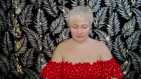 Snapshot of oliviaoskar_ chatting on January 27, 11:11 am Kelly online show from January 27, 11:11 am