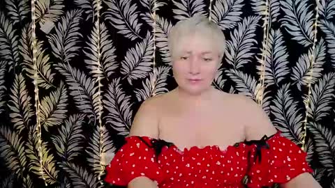 Snapshot of oliviaoskar_ chatting on February 16, 12:21 pm Kelly online show from February 16, 12:21 pm