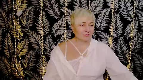 Snapshot of oliviaoskar_ chatting on February 6, 12:04 pm Kelly online show from February 6, 12:04 pm