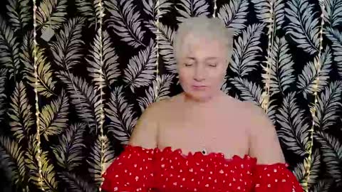 Snapshot of oliviaoskar_ chatting on February 15, 3:39 pm Kelly online show from February 15, 3:39 pm