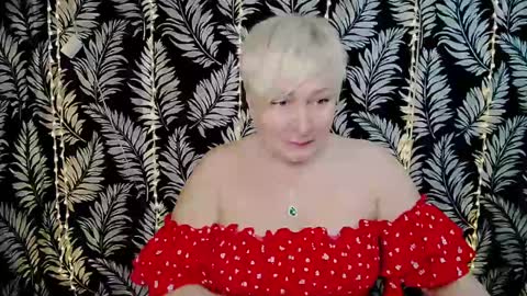 Snapshot of oliviaoskar_ chatting on February 13, 12:11 pm Kelly online show from February 13, 12:11 pm