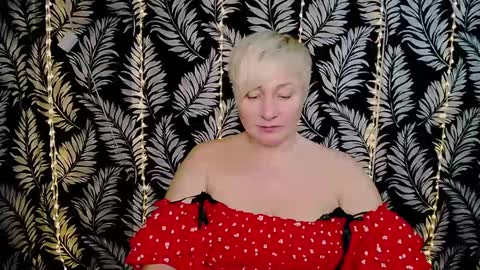 Snapshot of oliviaoskar_ chatting on February 16, 3:27 pm Kelly online show from February 16, 3:27 pm