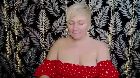 Snapshot of oliviaoskar_ chatting on March 8, 6:26 pm Kelly online show from March 8, 6:26 pm