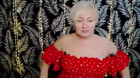 Snapshot of oliviaoskar_ chatting on February 10, 12:29 pm Kelly online show from February 10, 12:29 pm