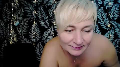 Snapshot of oliviaoskar_ chatting on January 10, 3:37 pm Kelly online show from January 10, 3:37 pm