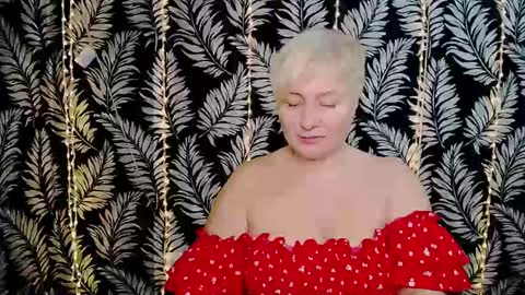 Snapshot of oliviaoskar_ chatting on February 8, 12:06 pm Kelly online show from February 8, 12:06 pm