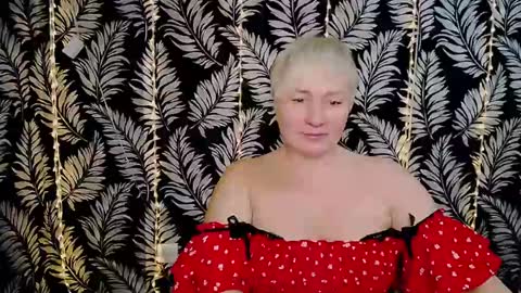 Snapshot of oliviaoskar_ chatting on February 20, 3:19 pm Kelly online show from February 20, 3:19 pm