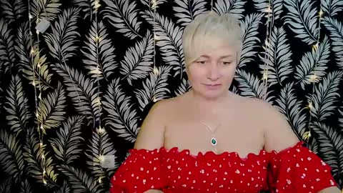Snapshot of oliviaoskar_ chatting on January 27, 2:13 pm Kelly online show from January 27, 2:13 pm