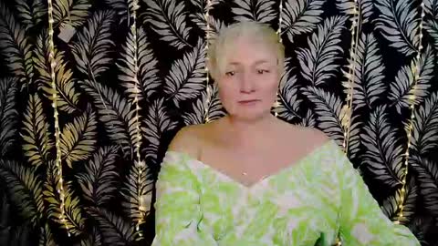 Snapshot of oliviaoskar_ chatting on February 22, 3:36 pm Kelly online show from February 22, 3:36 pm