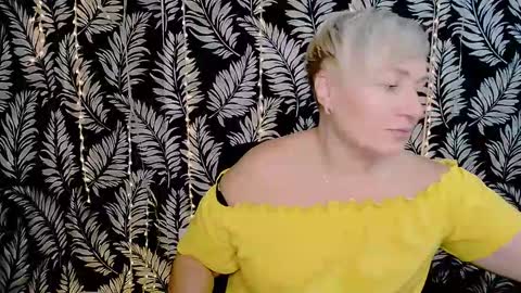Snapshot of oliviaoskar_ chatting on September 12, 11:45 am Kelly online show from September 12, 11:45 am